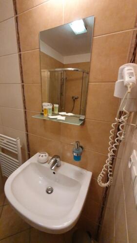 Apartmán AQUAPARK - Hotel Bešeňová - vybavení koupelny , fén